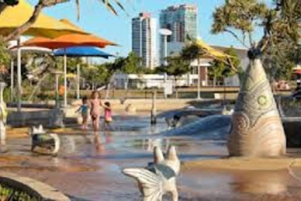 Broadwater Canal Frontage-Runaway Bay-Boat Ramp Gold Coast Exterior foto